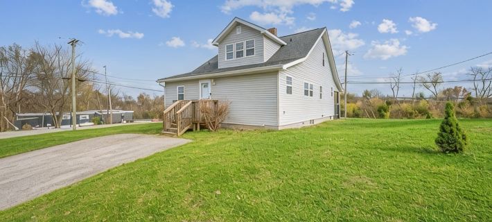 5 Bed Home with Game Room, Theater Room, Fire Pit, Only 3 Mins from the Ark! Hotels in Williamstown