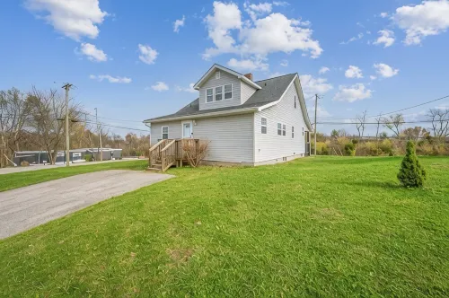 5 Bed Home with Game Room, Theater Room, Fire Pit, Only 3 Mins from the Ark! - 4성급
