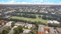 Historic District Gem - 2BR/2BA, Walk to Forsyth Park - Upper Level - Kondo