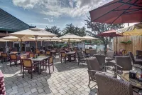 Winter Wonderland Chalet WArcades, Pool Table, Fire Pit, Lake, Pools & Ski Lifts - 샬레 호텔