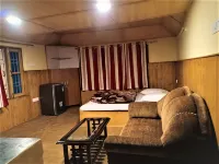 Triund Camps Riverside Resort - 2 estrellas