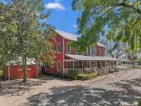 Southern Pines- Sleeps 20 with Community Pool and Docks - 4-Star
