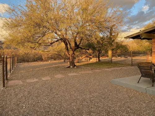 Quiet 3 acre Ranch Home with incredible mountain views!! - WiFi