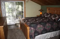 Buchanan's Bunkhouse with saltwater hot tub Mt.Rainier Entrance! - Chalets