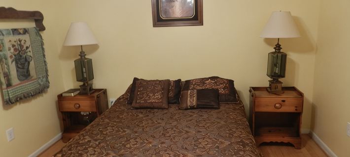 The Grey Cabin at Highland Hideaways Hotels in Grayson County