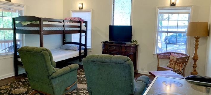 Adorable Guest Cabin In The Woods Hoteles en Condado de Fayette