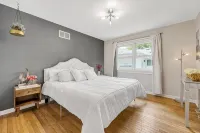 3 blocks from the University of Iowa Kinnick Stadium & Hospital - 4-Star
