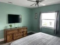 Cute, spacious 2 BR 2 Full BA condo minutes from the beaches - Pools
