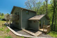 Cottage - 15 Min to Avl - Creek, Hot Tub, Fire Pit - WiFi