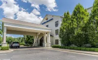 Holiday Inn Express & Suites MOREHEAD by IHG - 2-Star