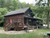 Rustic cabin just outside of Madison! - 3-stjärniga