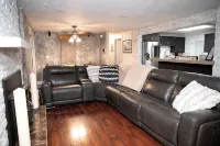 Cozy Ski Home w/Hot Tub + Steam Shower + Wood Burning Fireplace - Pools