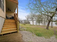 Luxury Lakefront ,1750 sq. ft, 3/2 One Level Condo with NO steps close to ~SDC~ - 3 estrellas