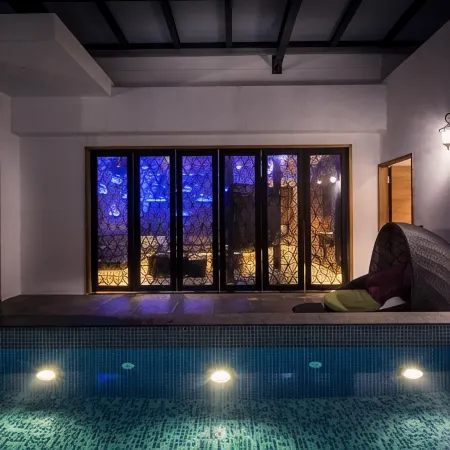 Uher Luxury Resort Hotel