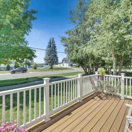 Nautical Themed - Downtown Boyne City Getaway Close to the Lake