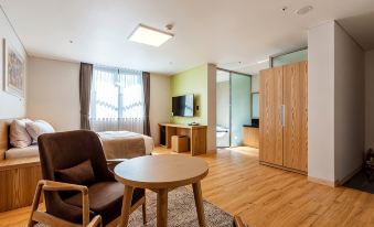 Provence Yulam Hotel