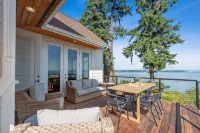 Spectacular waterfront Bainbridge Island Home. Breathtaking views! - Wifi
