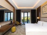 Crowne Plaza YALOVA by IHG Hotels near Ferry