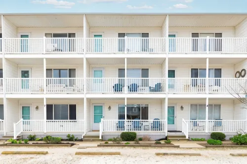 Ocean Block - 1st Floor Condo - Walk to the Beach - 4성급