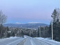 Rangeley 4-Season Retreat – Water and Sunset Views – Wood Stove – Game Room - Wifi