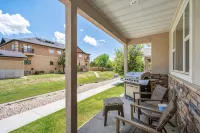 Top Notch Townhouse with Arcade - Homestays