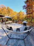 Pocono Escape with huge Pool HOT TUB,GAMEROOM,FIREPIT,near Camelback & Kalahari - Wifi