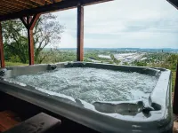 Mountain Retreat  ★ HEATED POOL ★  Amazing Views! - 5-Star