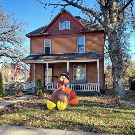 Beautiful Two Story Home by Fountain Lake and Mayo Clinic
