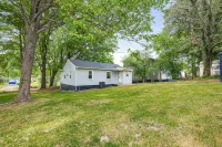 Bugalow near Airport - Private Yard, Close to City - Gym