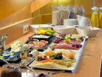 Hotel am Schlosspark , Wiesbaden - breakfast