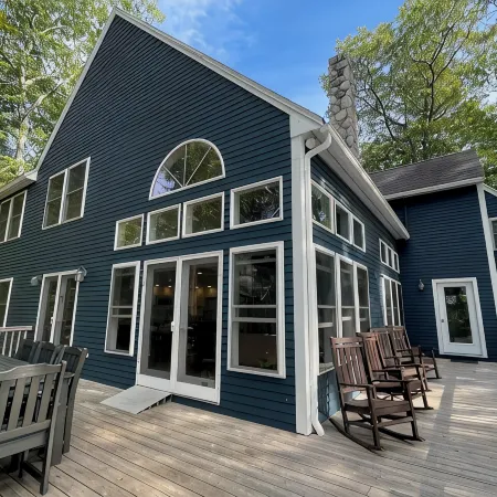Sunny Waterfront Family Friendly Little Sebago Home
