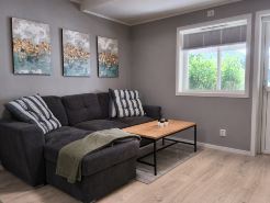 Modern 1BR City Centre Apt - Sleeps 4
