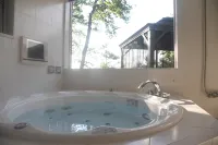 The Karuizawa Panoramic Villa – Sky Retreat (pets ok, sauna available) - Villas