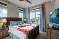 Beautiful Luxury Home, Walking Distance to Shops, Beaches & Fine Dining! - balcony