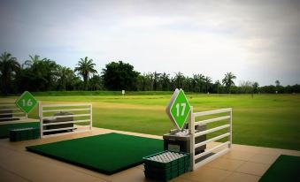 Palm Driving Range & Resort