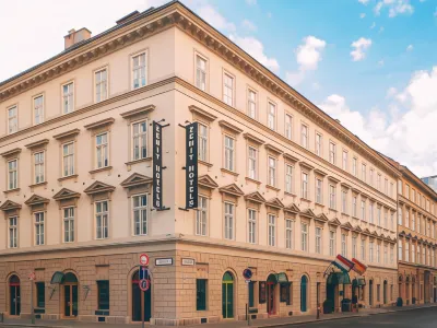 Hotel Zenit Budapest Palace Hotels near Kelenfold Train Station