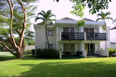Plum Tree Club Hotels near Brighton Beach