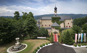 Hotel Schloss Gabelhofen - Housity