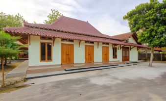 RedDoorz Syariah Near Alun Alun Wonosari