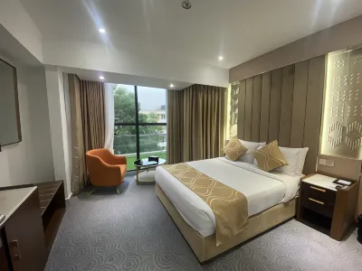 Unique Regency Hotel Dhaka Hotels near টোকিও স্কয়ার