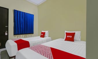 Super OYO 92437 Wahidin Guesthouse