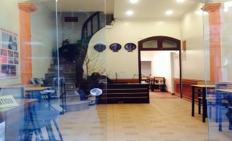 Le Petit Hanoi Hotel