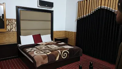 Hotel Kashmir Lodge