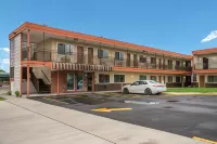 Econo Lodge Inn & Suites Hotel di Mason City