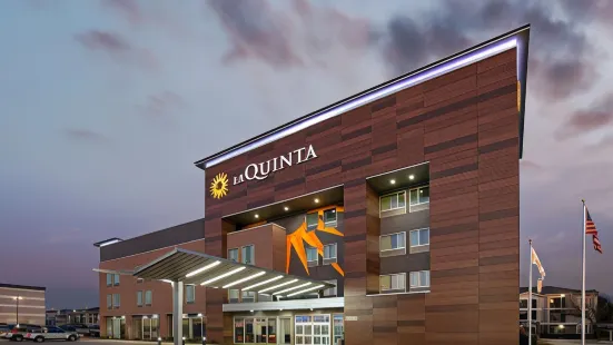 La Quinta Inn & Suites by Wyndham DFW West-Glade-Parks