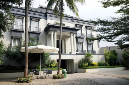 Home 899 Patal Senayan