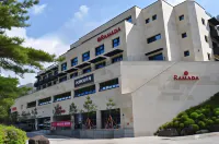 Petro Hotel (Formerly Ramada Mungyeongsaejae)