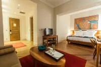 Tomtom Suites - Rumah Bersejarah