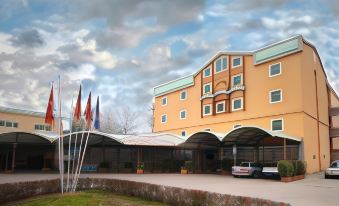 Marchi Hotel - Housity