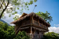 Pu Luong Jungle Lodge Hotel di 